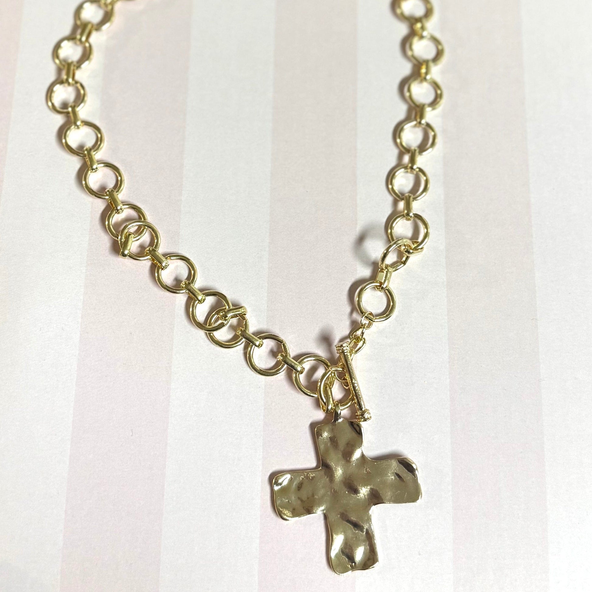 Envy Stylz Boutique Cross Necklace