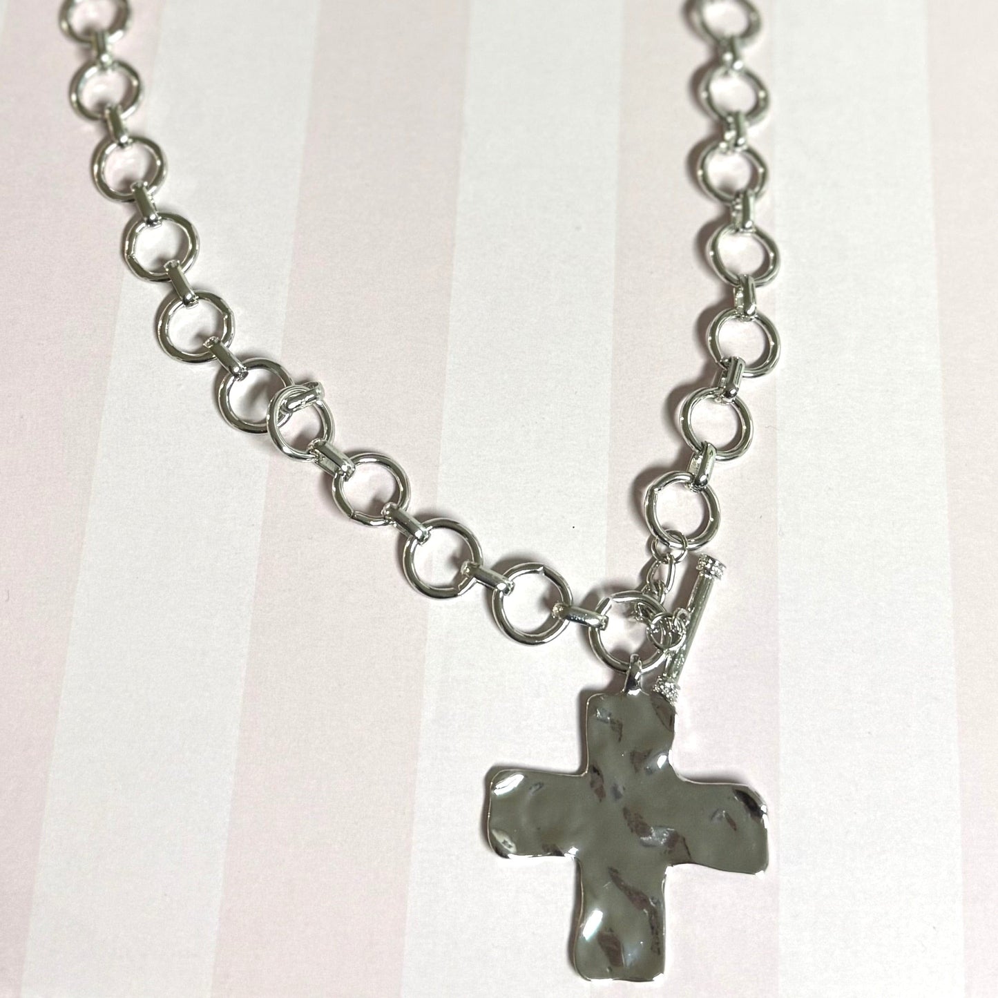 Envy Stylz Boutique Cross Necklace