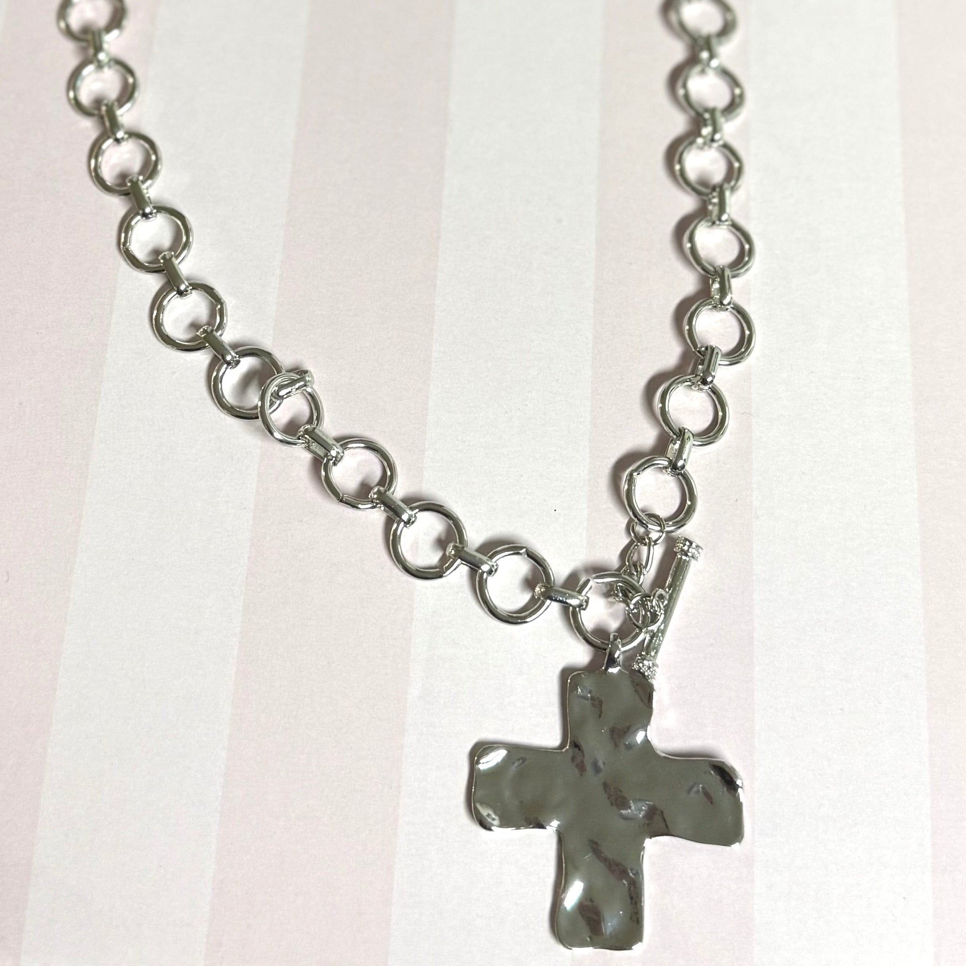 Envy Stylz Boutique Cross Necklace