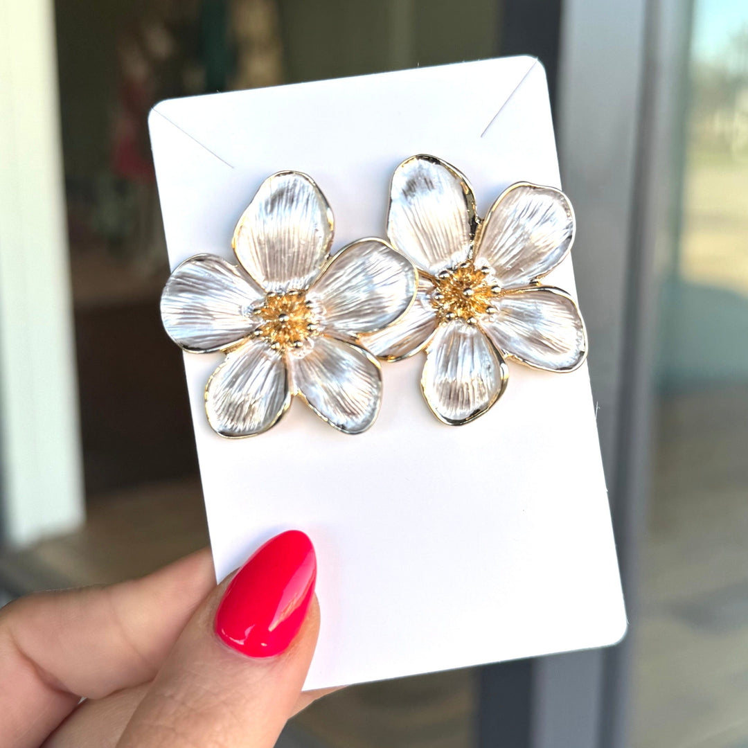 Envy Stylz Boutique Women - Accessories - Earrings White Flower Earrings