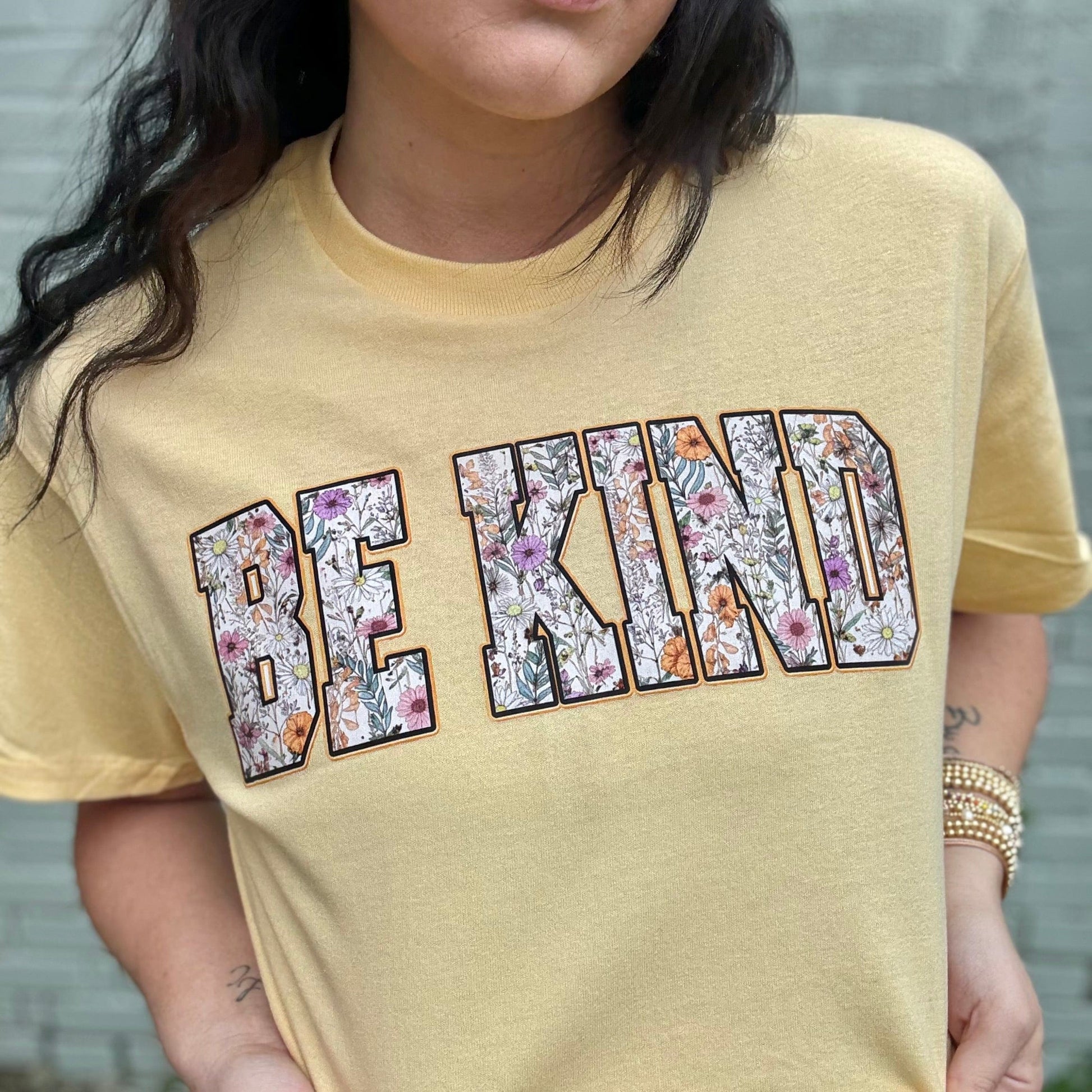 Envy Stylz Boutique Women - Apparel - Shirts - T-Shirts Be Kind Floral Graphic Tee