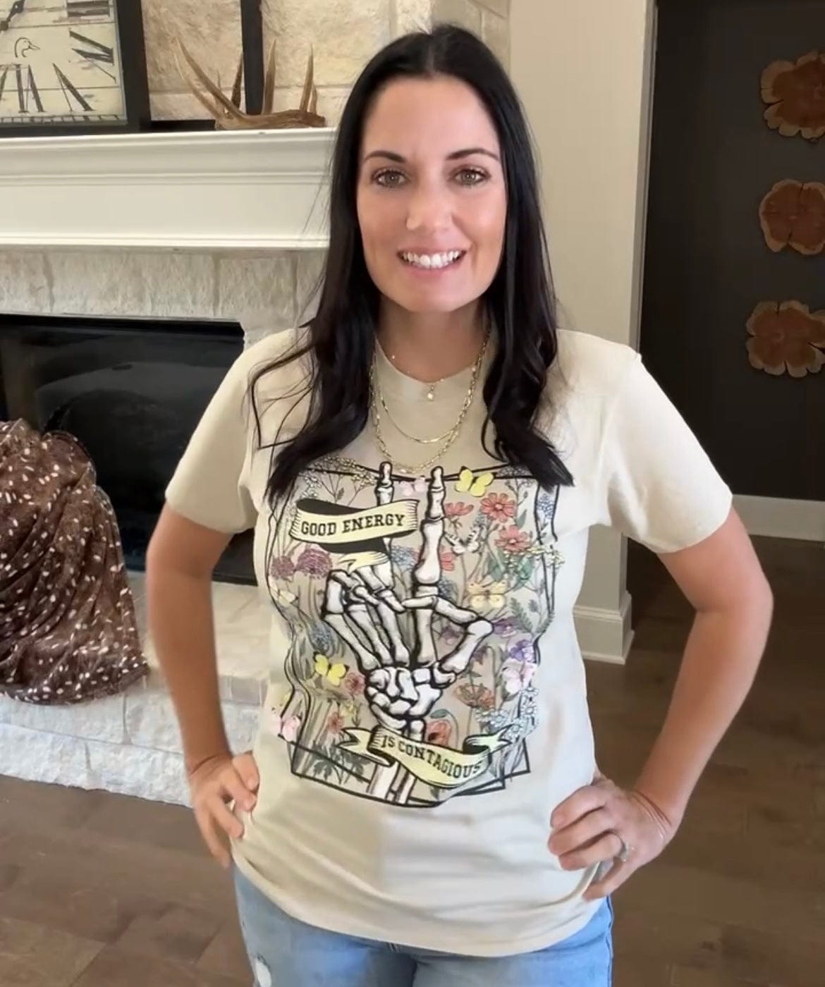 Envy Stylz Boutique Women - Apparel - Shirts - T-Shirts Good Energy Is Contagious Graphic Tee