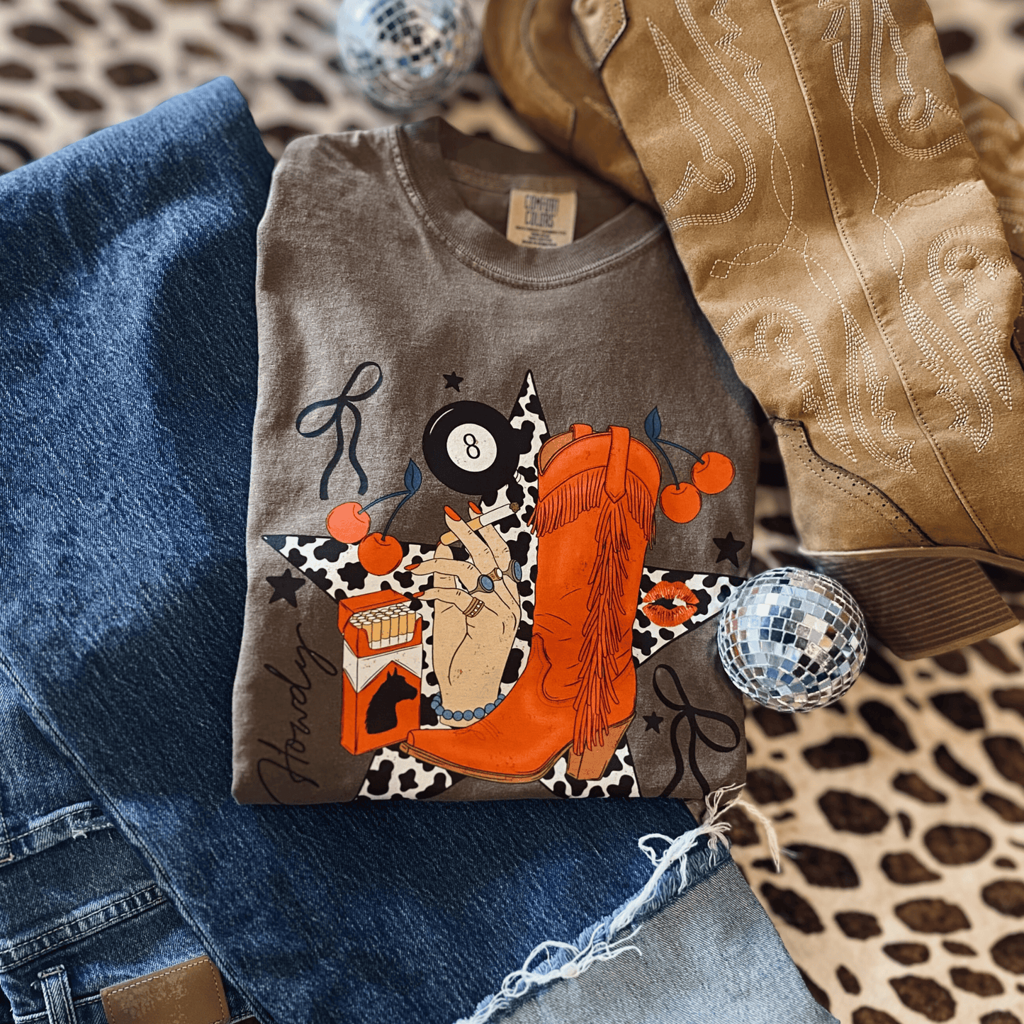 Envy Stylz Boutique Women - Apparel - Shirts - T-Shirts Howdy 8 ball Star Graphic Tee