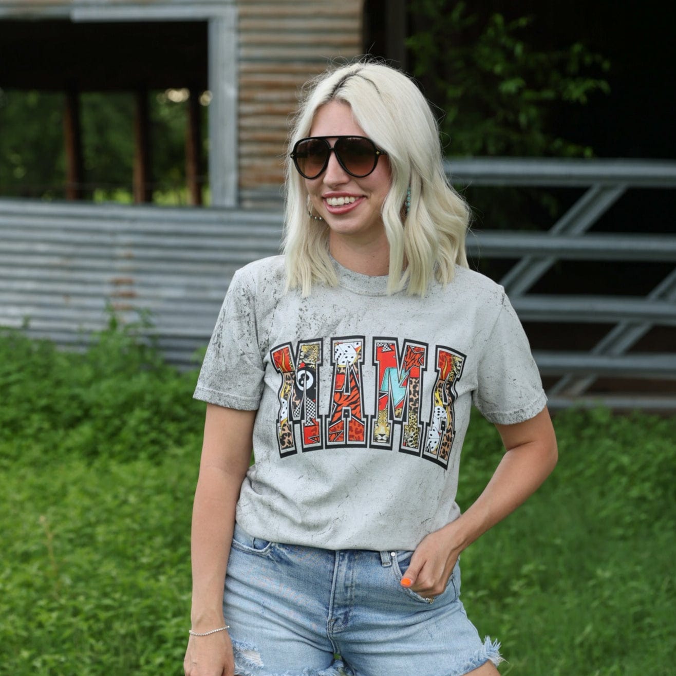 FestiviTees Women - Apparel - Shirts - T-Shirts 8 Ball Mama DIstressed Graphic Tee