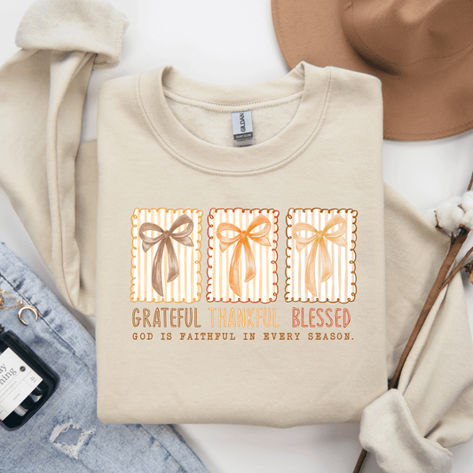 FestiviTees Women - Apparel - Shirts - T-Shirts Grateful Thankful Bows Graphic Crewneck