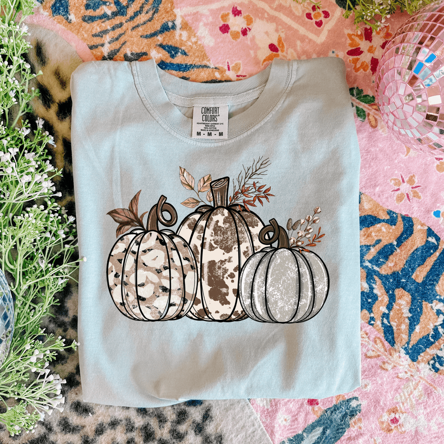 FestiviTees Women - Apparel - Shirts - T-Shirts Ivory Pumpkins Graphic Tee