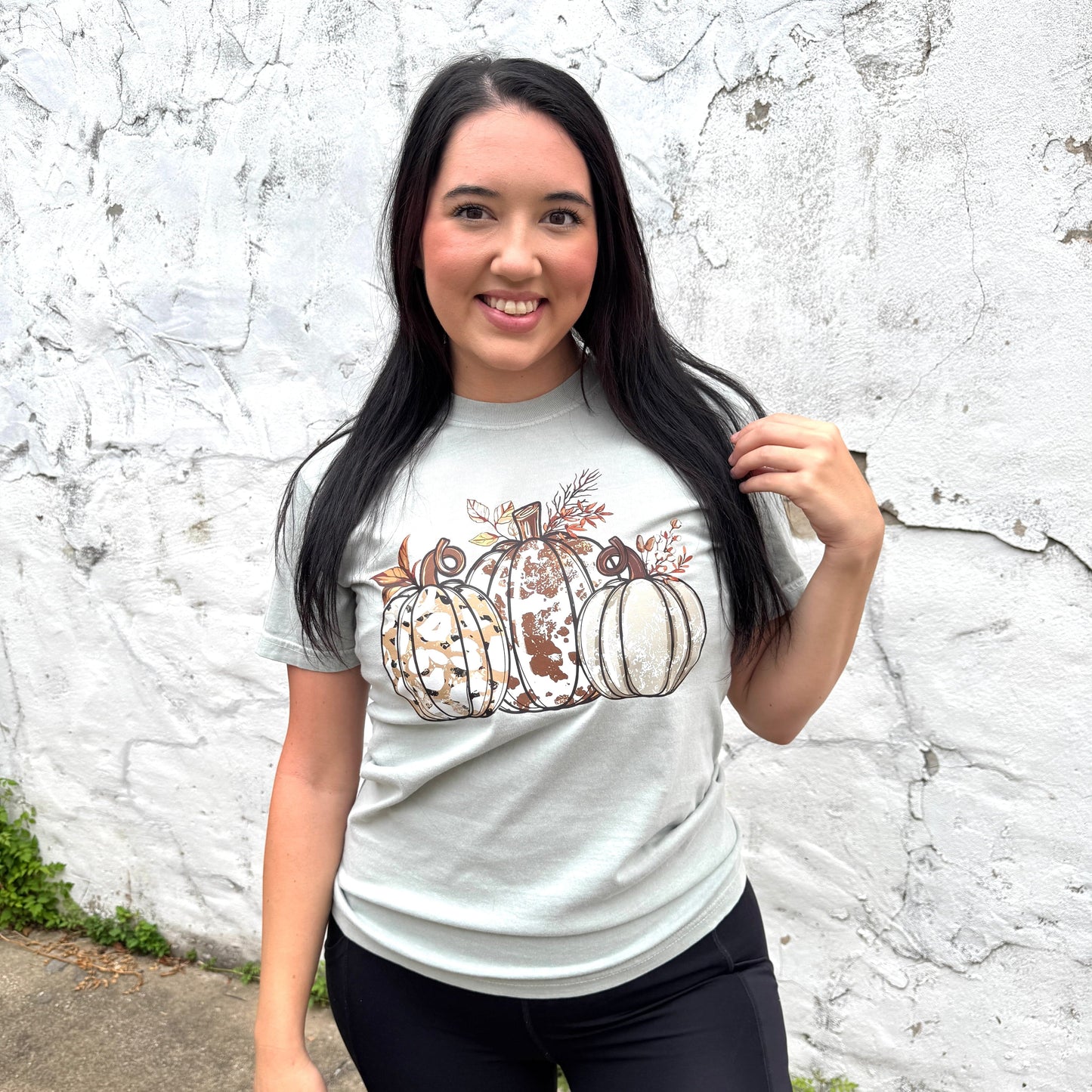 FestiviTees Women - Apparel - Shirts - T-Shirts Ivory Pumpkins Graphic Tee