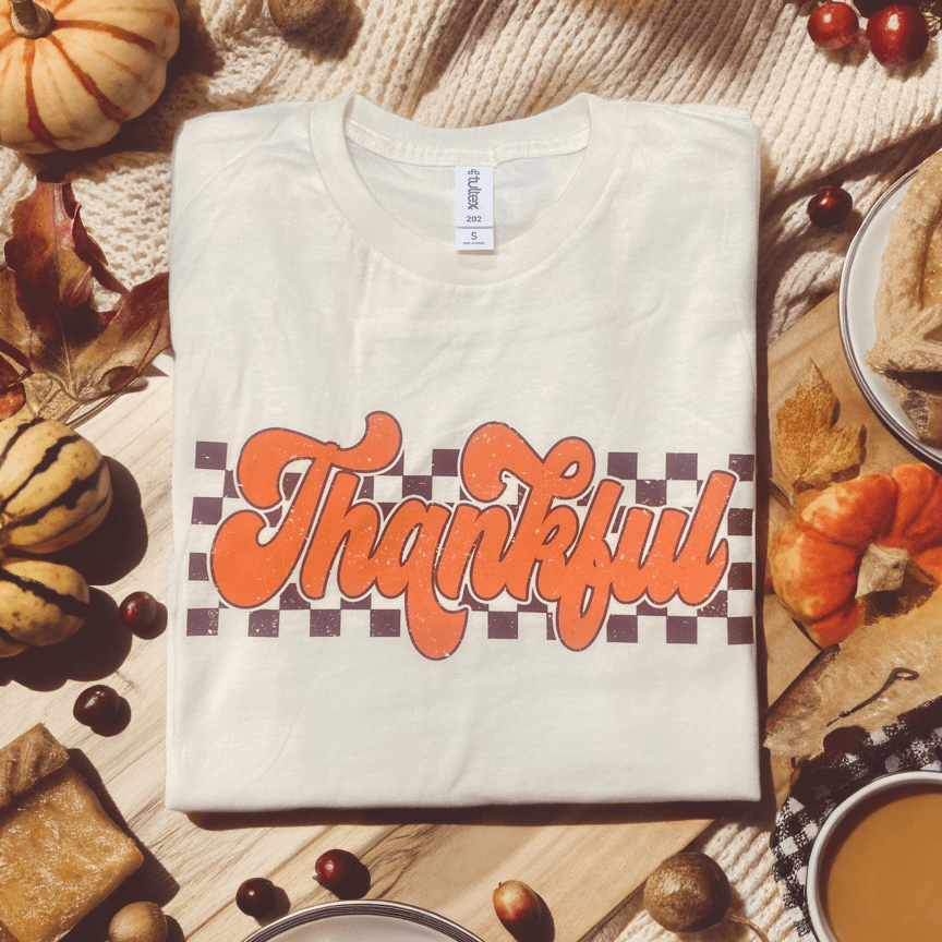 FestiviTees Women - Apparel - Shirts - T-Shirts Retro Thankful Graphic Tee