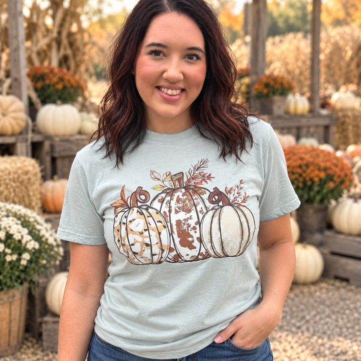 Ivory Pumpkins bay graphic tee close model view