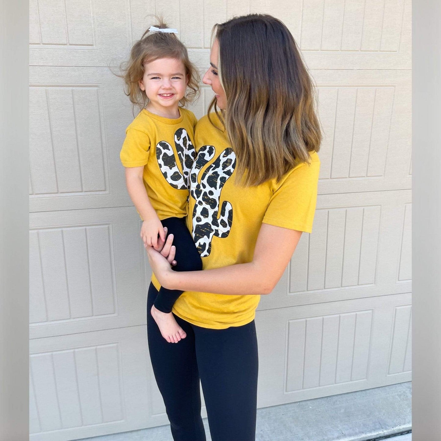 Envy Stylz Boutique Women - Apparel - Shirts - T-Shirts Cow Print Cactus Graphic Tee