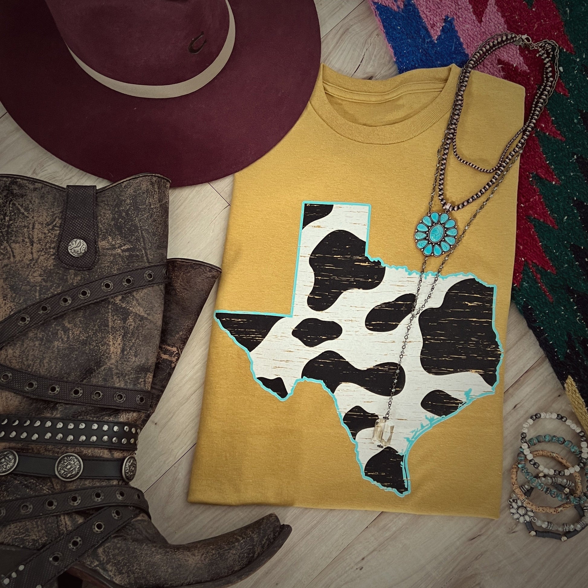 Envy Stylz Boutique Women - Apparel - Shirts - T-Shirts Texas Cow Pattern Graphic Tee